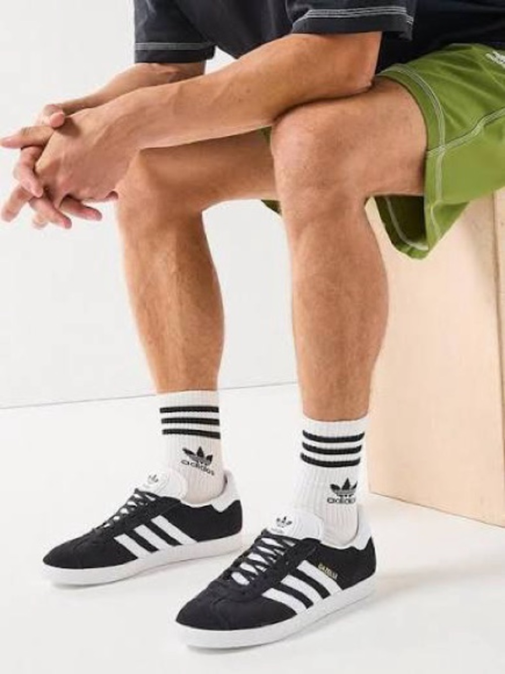 nib ADIDAS Gazelle 1991 Reissue Black/White Sneakers (Men’s 9.5, Women’s 10.5)